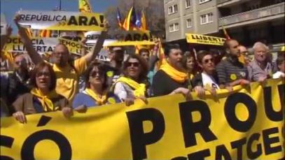 315 mil persones segons la guàrdia urbana i 750 mil segons els convocants, es van concentrar entre la Plaça Espanya i l’avinguda del Paral·lel de Barcelona