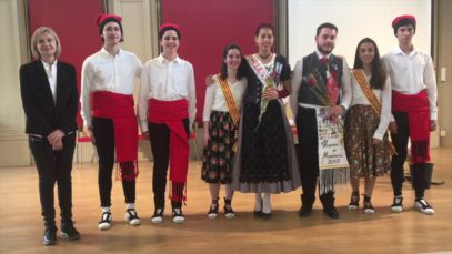 Sardana gegant a l’Institut Lluís de Peguera