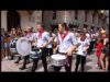 Més de 90 músics interpreten una versió innovadora en un dels castells de les gralles dels Castellers