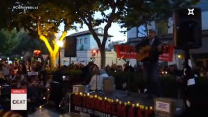 Seguda amb espelmes a Igualada en contra de la sentència del procés