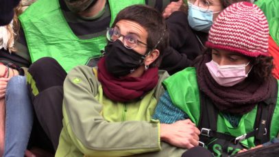 Activistes de la PAHC del Bages han estat desallotjats i identificats pels mossos