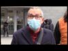 Una trentena de persones s’han concentrat aquest migdia per donar suport al periodista manresà i director de NacióManresa, Pere Fontanals