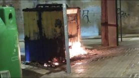 Detenen una dona com a responsable de cremar 20 contenidors a Manresa aquesta nit passada matinada