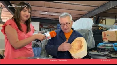 Connecti.cat Assistim al taller de cartró pedra del Festival de Titelles del Moianès