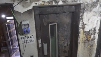 9 dies després de l’incendi, els veïns del bloc número 16 del carrer Súria de Manresa encara no tenen llum