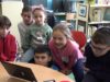 El Pau del Pot Petit sorprèn els nens i nenes de l’escola Pont Trencat de Santa Maria de Palautordera
