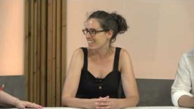 Sara Anton i Iman Amahouche de l’Escola Llotja es proclama guanyadora del premi de Talent creatiu i empresa que atorga Canal Taronja de televisió i que porta per títol ‘El disseny per a l’ambientació del plató de televisió de la VIII Gala d’Arts plàstiques i disseny