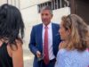 L’acusat de violar una menor a Igualada es mostra distant i fred quan el jutge li llegeix de què se’l processa