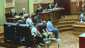 Els sis mossos acusats d’una agressió racista al Bages reconeixen els fets però arriben a un acord per evitar la presó
