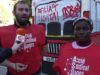 Un centenar de manifestants reclamen un bus pels treballadors de l’empresa Macoba
