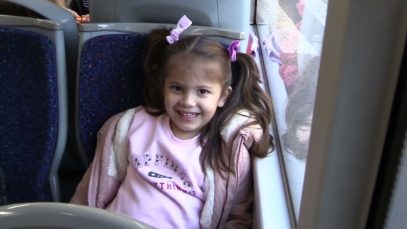 Manresa desplega un projecte per promoure que els infants vagin en bus urbà o a peu a les escoles amb un servei de monitoratge