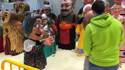 El Carnaval de Solsona escalfa motors amb els assajos dels balls dels gegants petits