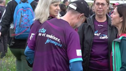 2000 persones caminen de Manresa a Montserrat per recaptar fons per la investigació contra el càncer