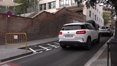 El Carrer Saclosa de Manresa canvia de cara, més aparcament regulat i una vorera més ampla