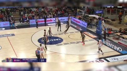 El nou pivot del Baxi Manresa Akobundu Ehiogu, jugarà l’Afrobasket amb la selecció nigeriana