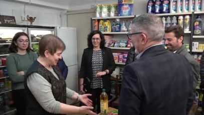 Ca la Carme Gras, la botiga centenària al cor de Solsona, rep la visita del Conseller Sàmper