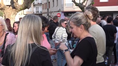 Els veïns de Sant Joan de Vilatorrada es concentren per expressar el seu rebuig contra la violència