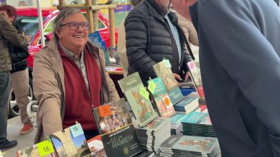 Manresa esclata d’activitat aquest Sant Jordi amb rècord de parades de llibres i roses