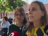 Una setantena de docents es concentren a Vic contra la presència policial a les aules